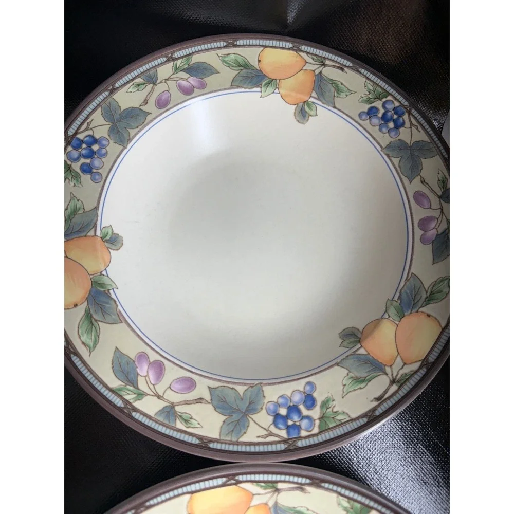 Mikasa Intaglio Arabella Soup Bowls Set‎ of 4 Fruit Design Vintage Dinnerware